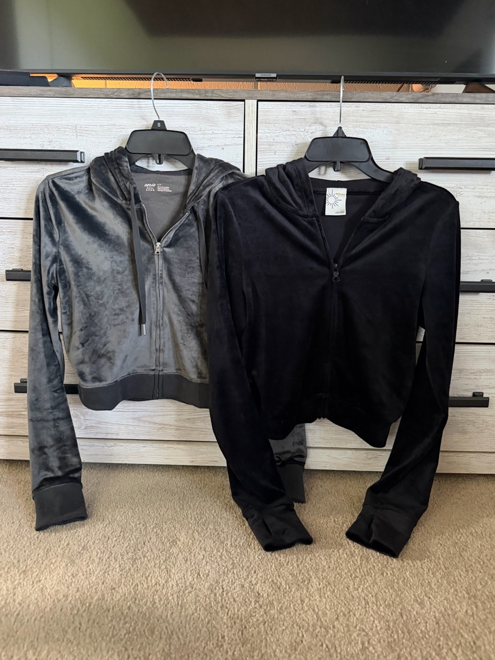 Offline by Aerie Bright Lights Velour Cropped Full Zip Hoodie Bundle Small